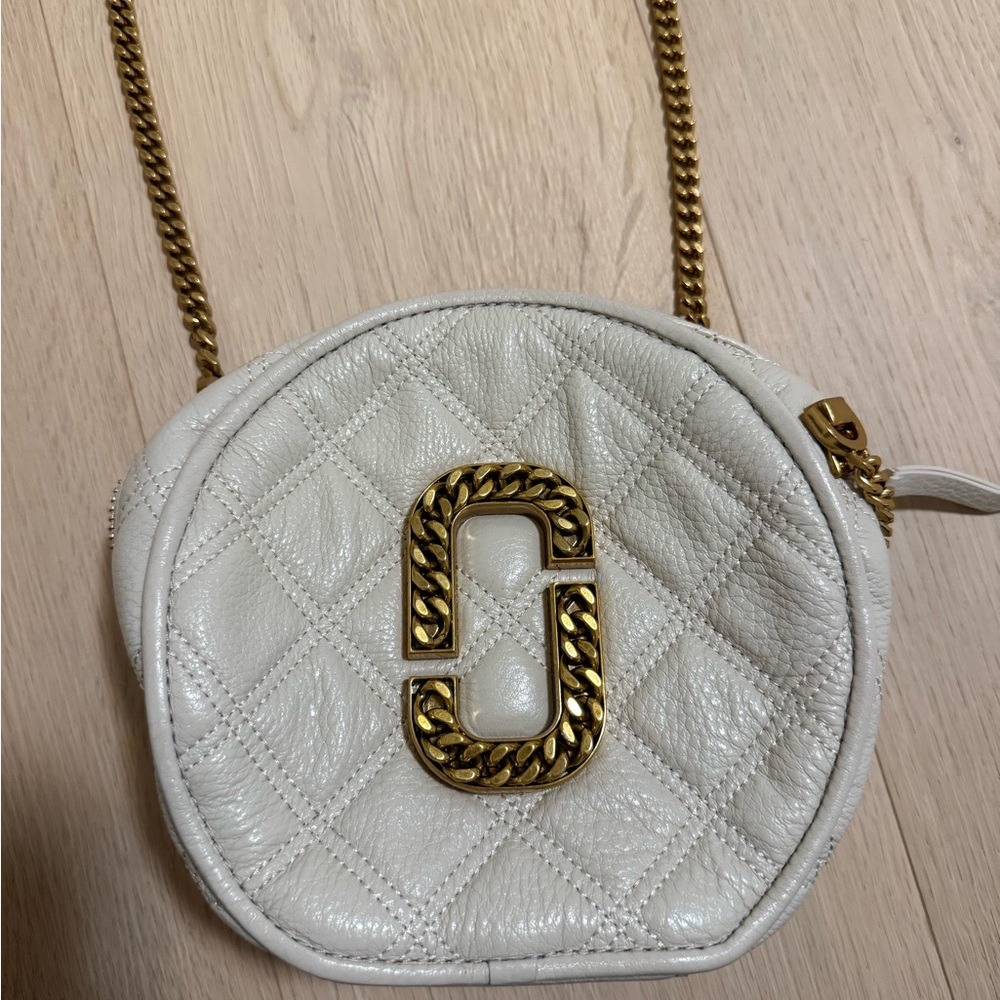 Round Marc Jacobs Cream Quilted Status Crossbody Bag with Gold Accents